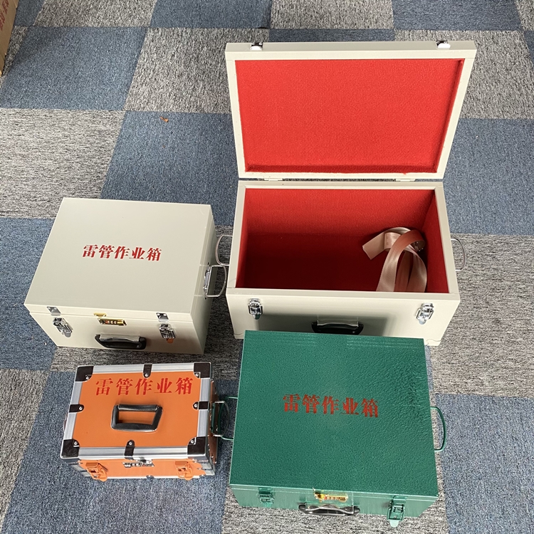 仁布爆破工程作业箱如何选择？玻璃钢与传统材质的全面对比
